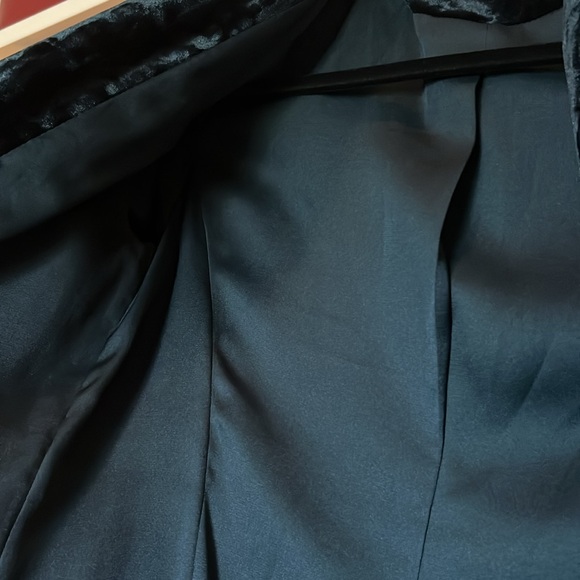 Highline Crushed Green Velvet Blazer - Picture 5 of 7